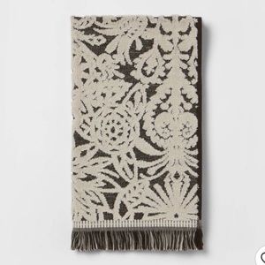 Set of 2 Opalhouse Hand Towels excellent condition